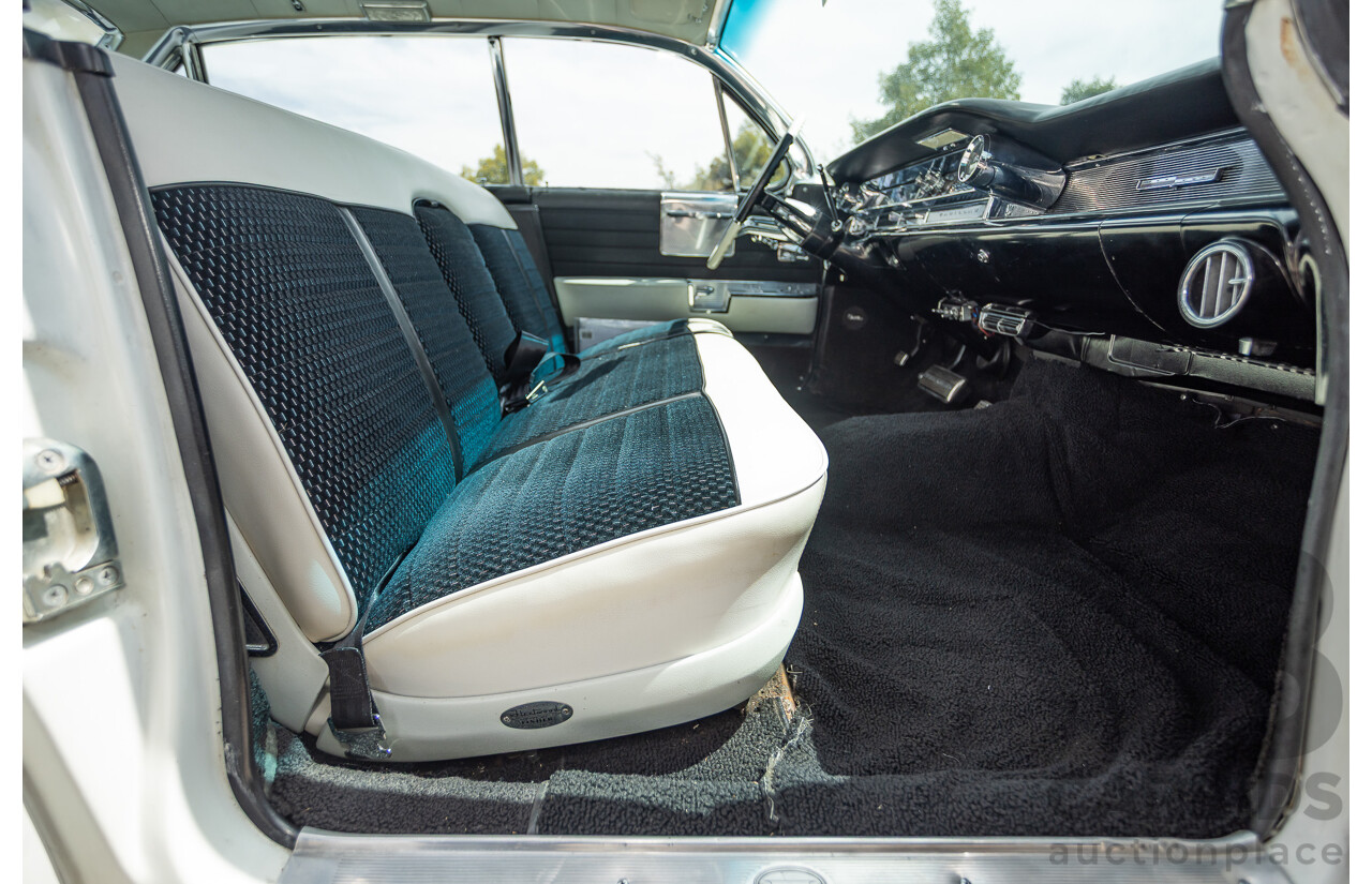 01/1961 Cadillac DeVille Short Deck 4d Sedan Olympic White V8 6.4L