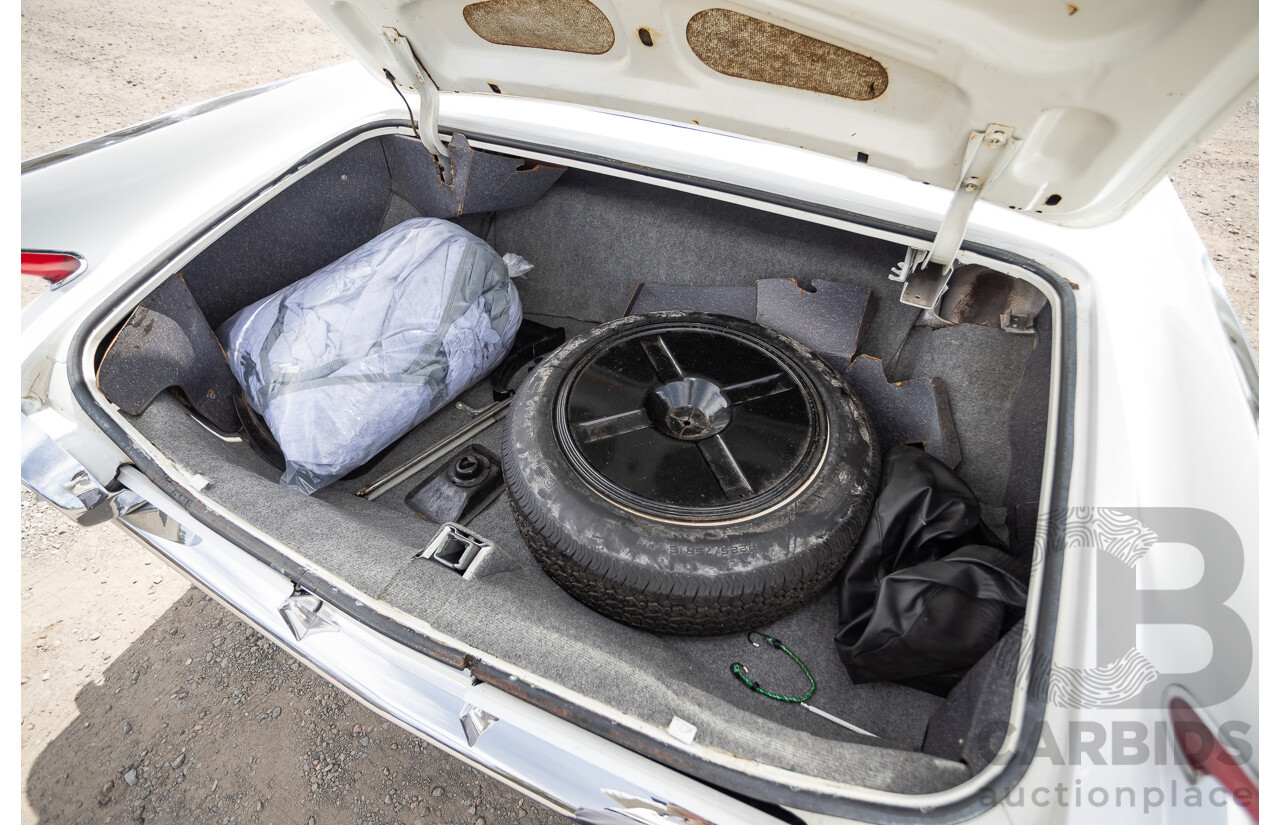 01/1961 Cadillac DeVille Short Deck 4d Sedan Olympic White V8 6.4L