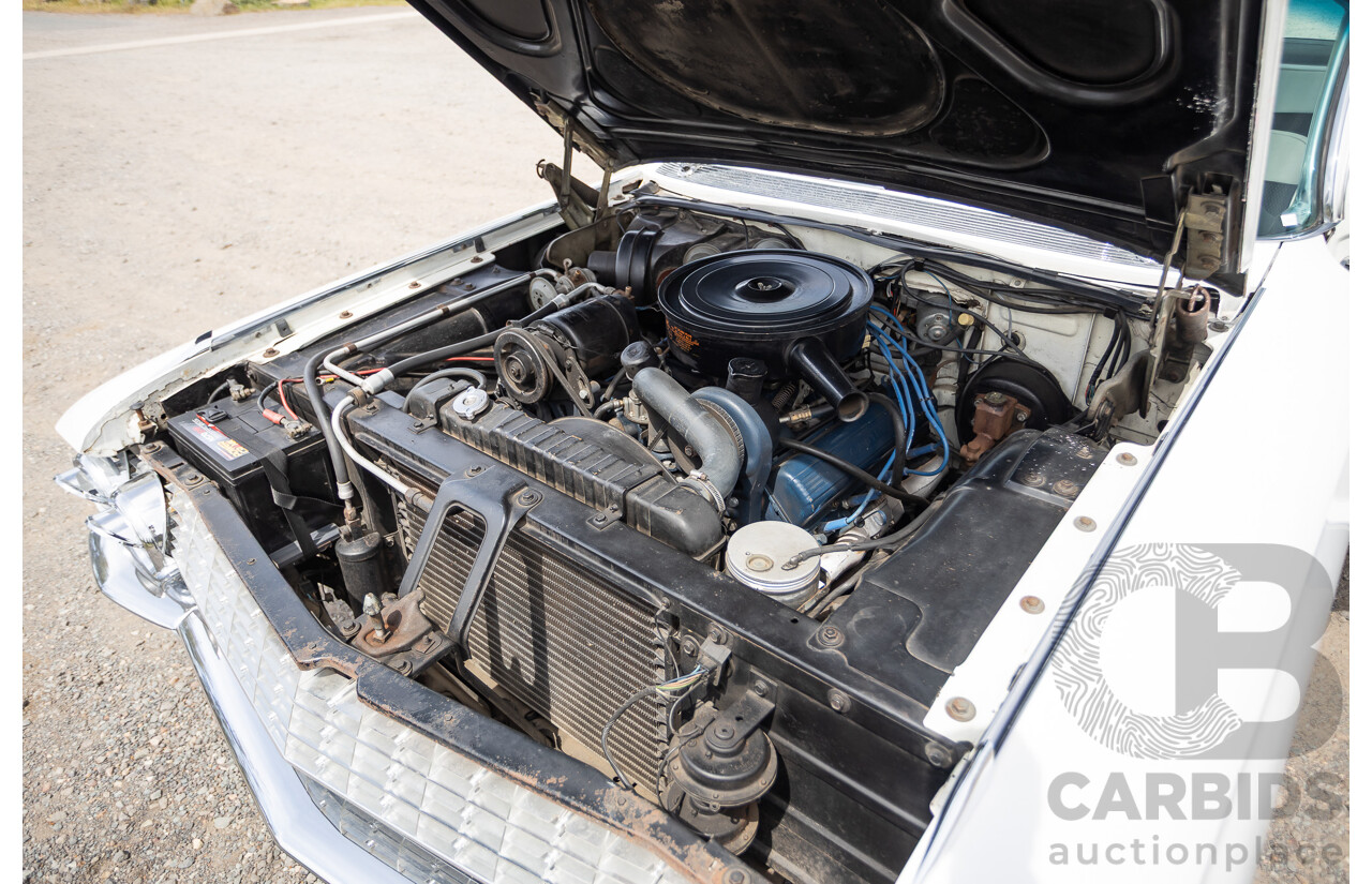 01/1961 Cadillac DeVille Short Deck 4d Sedan Olympic White V8 6.4L