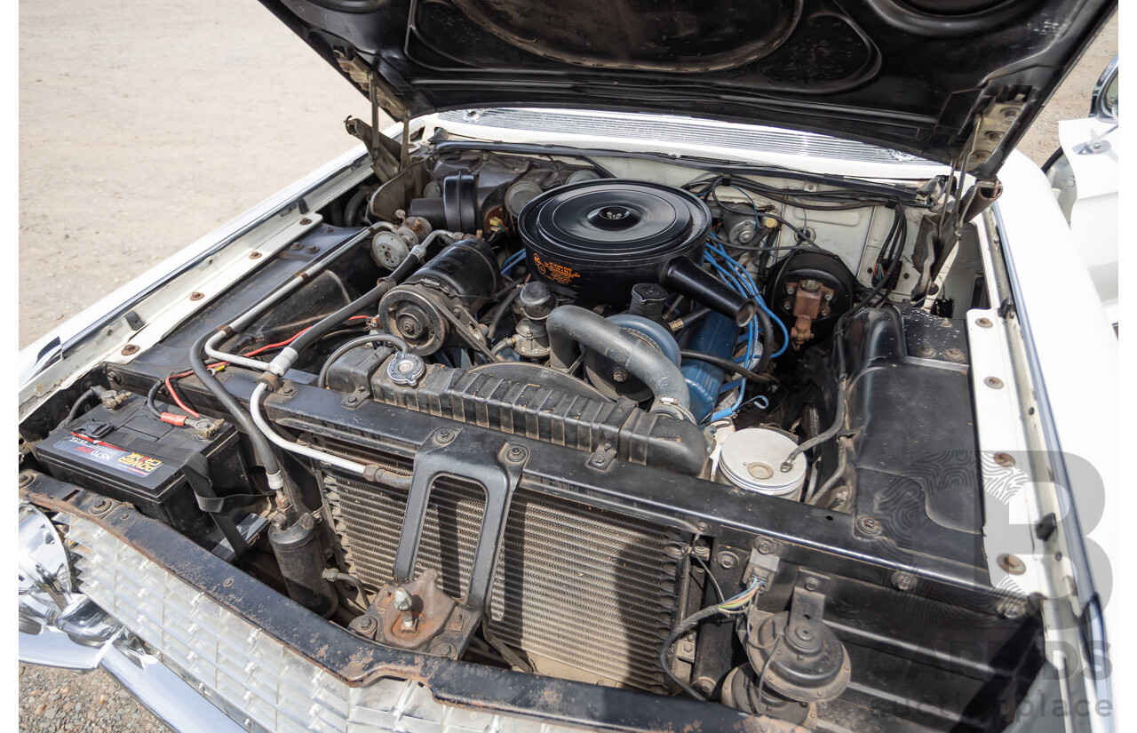 01/1961 Cadillac DeVille Short Deck 4d Sedan Olympic White V8 6.4L