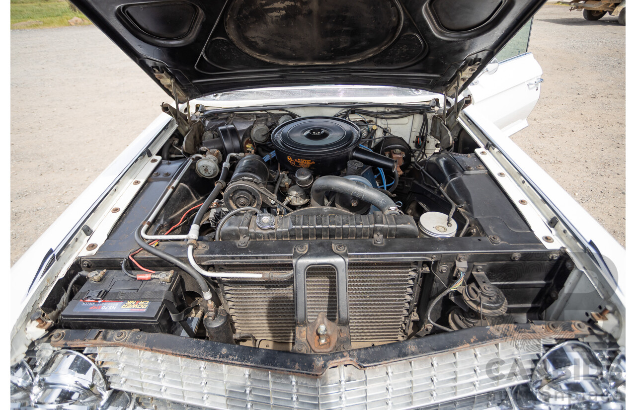 01/1961 Cadillac DeVille Short Deck 4d Sedan Olympic White V8 6.4L