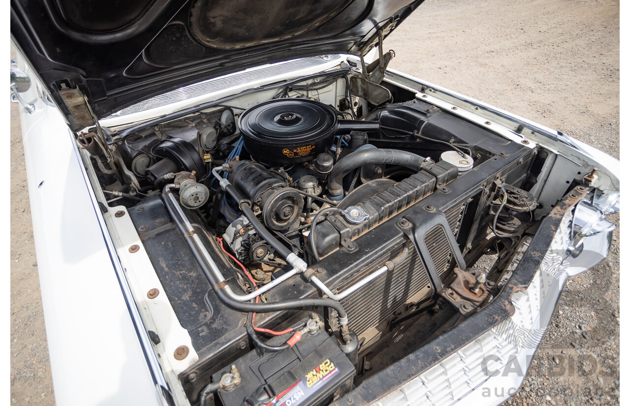 01/1961 Cadillac DeVille Short Deck 4d Sedan Olympic White V8 6.4L