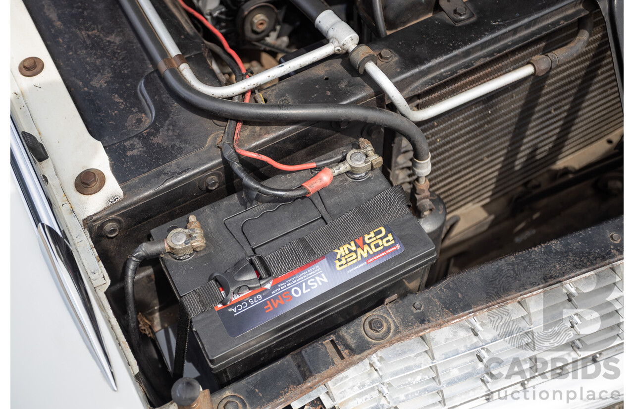 01/1961 Cadillac DeVille Short Deck 4d Sedan Olympic White V8 6.4L