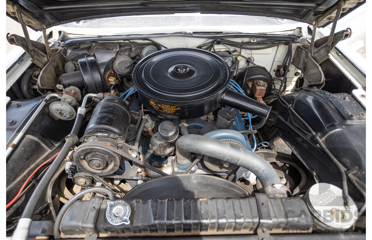 01/1961 Cadillac DeVille Short Deck 4d Sedan Olympic White V8 6.4L