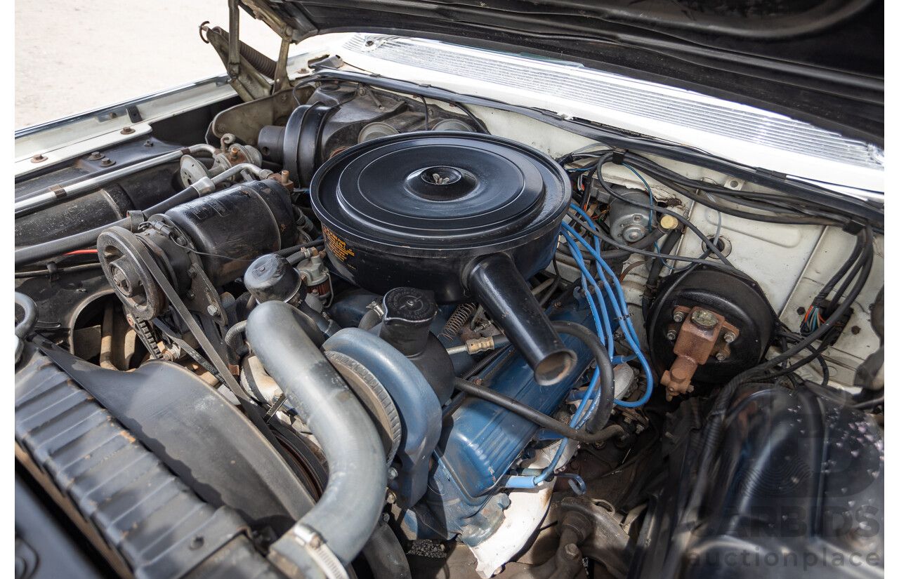 01/1961 Cadillac DeVille Short Deck 4d Sedan Olympic White V8 6.4L