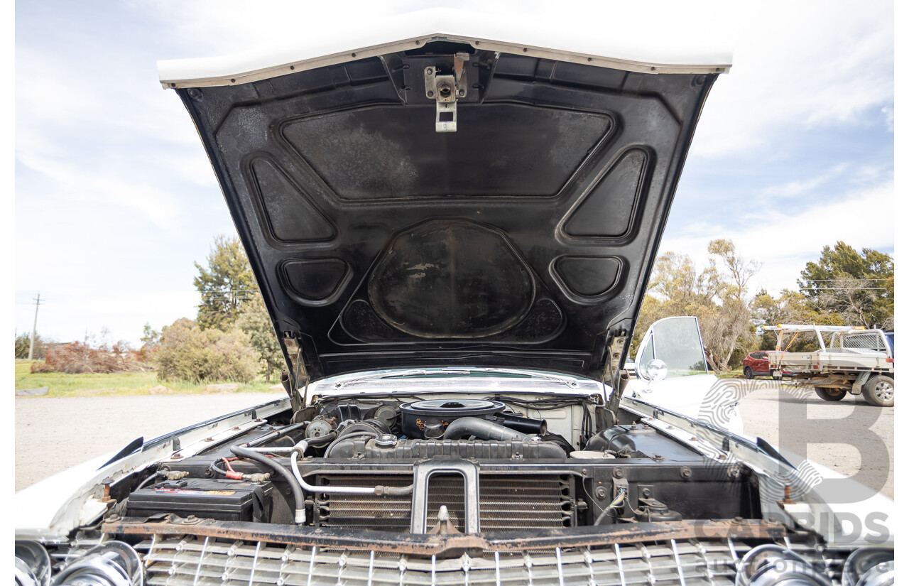 01/1961 Cadillac DeVille Short Deck 4d Sedan Olympic White V8 6.4L