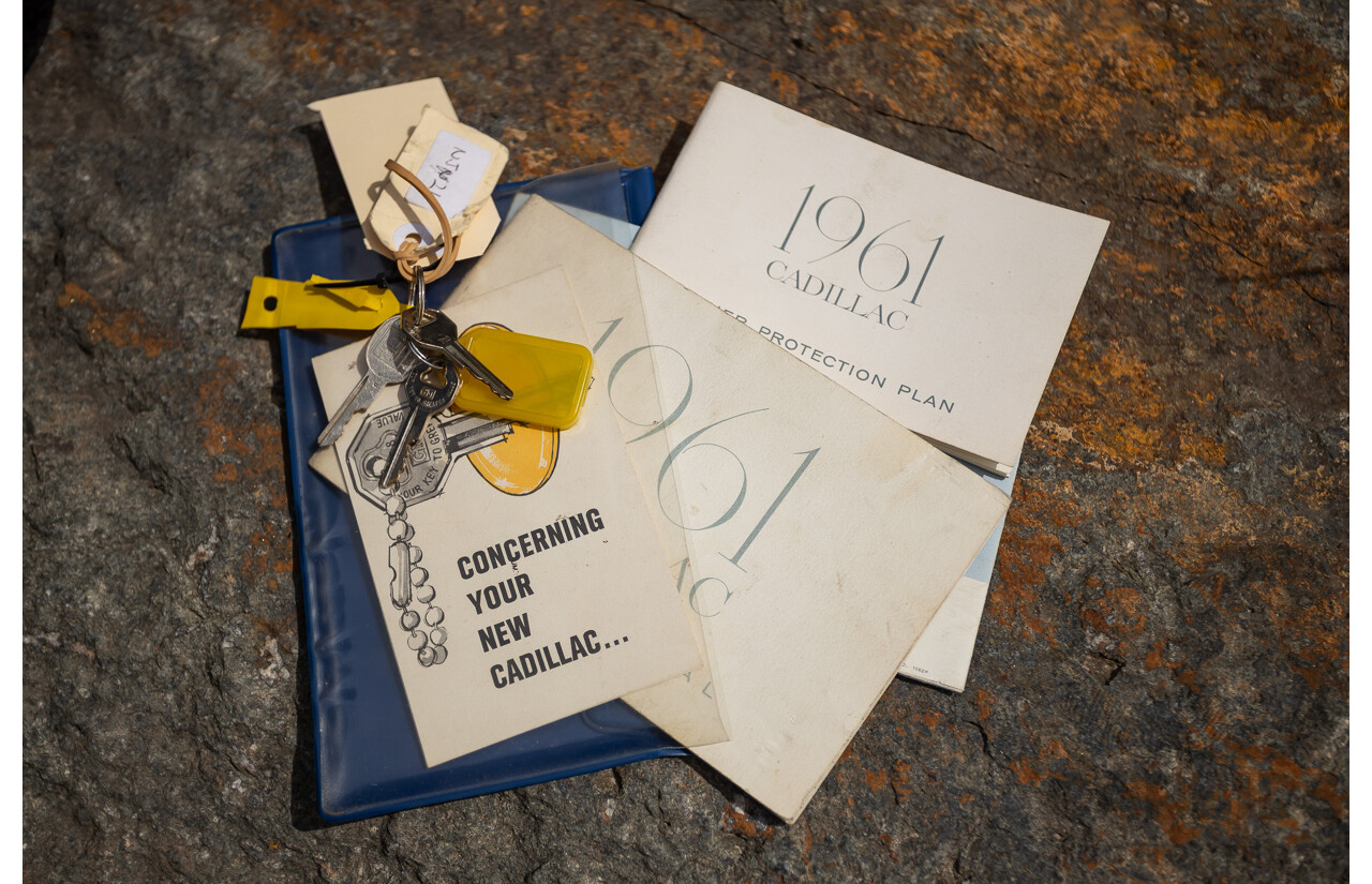 01/1961 Cadillac DeVille Short Deck 4d Sedan Olympic White V8 6.4L