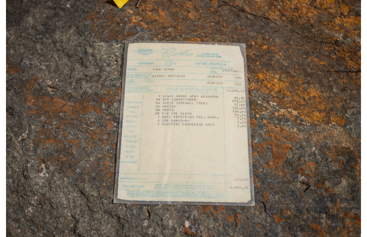 01/1961 Cadillac DeVille Short Deck 4d Sedan Olympic White V8 6.4L