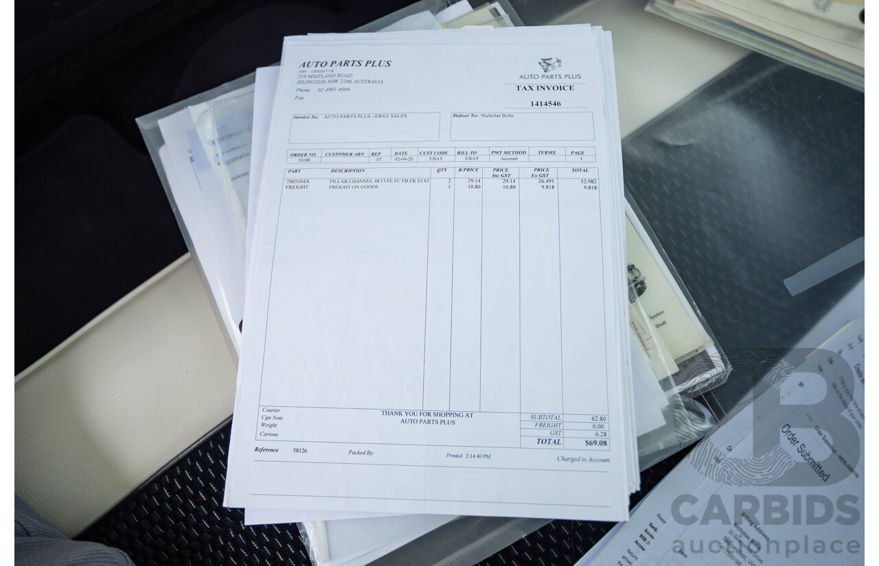 01/1961 Cadillac DeVille Short Deck 4d Sedan Olympic White V8 6.4L