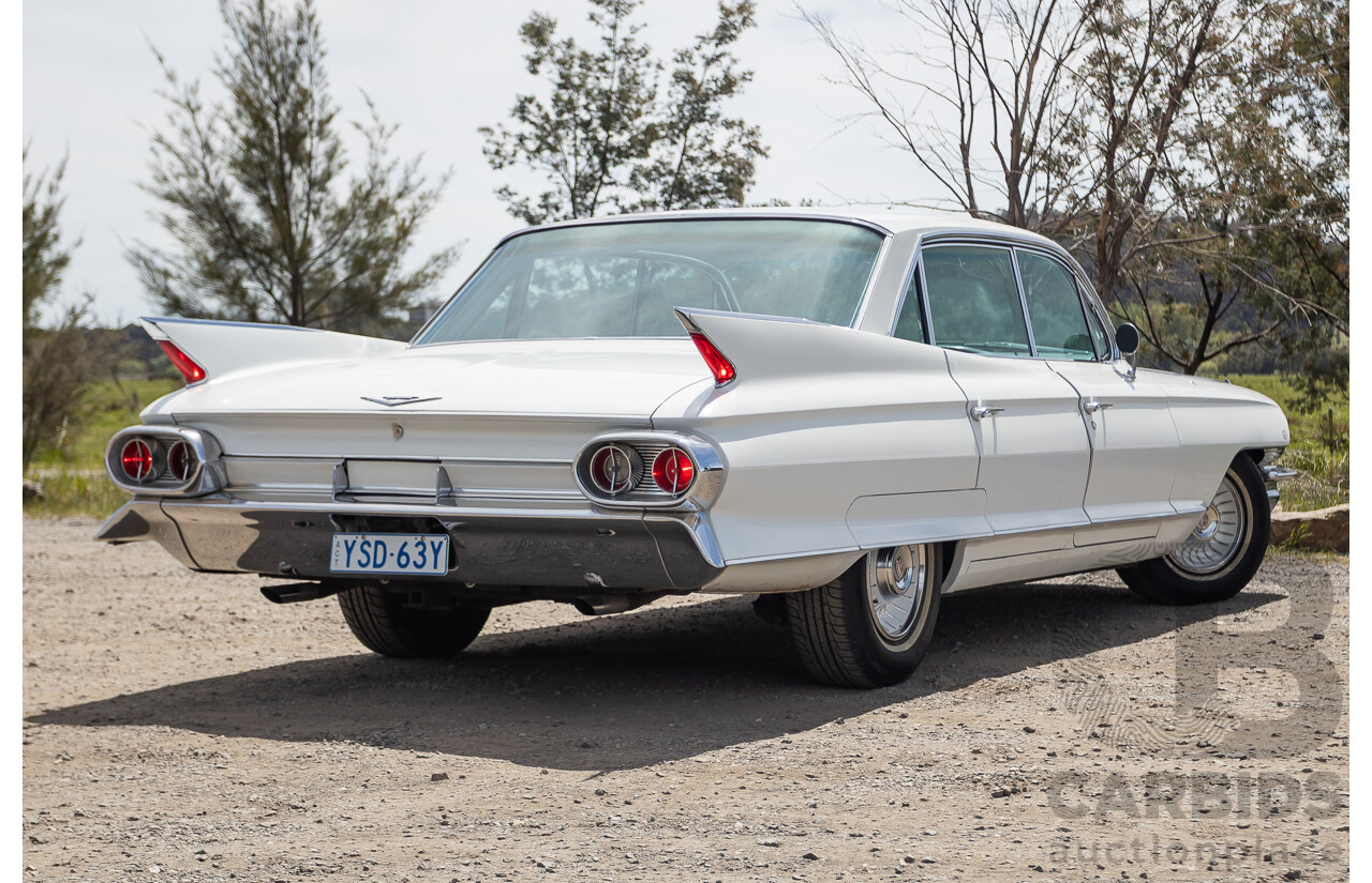 01/1961 Cadillac DeVille Short Deck 4d Sedan Olympic White V8 6.4L
