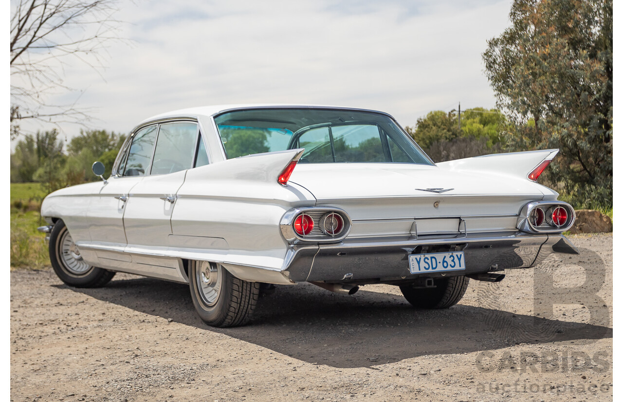 01/1961 Cadillac DeVille Short Deck 4d Sedan Olympic White V8 6.4L