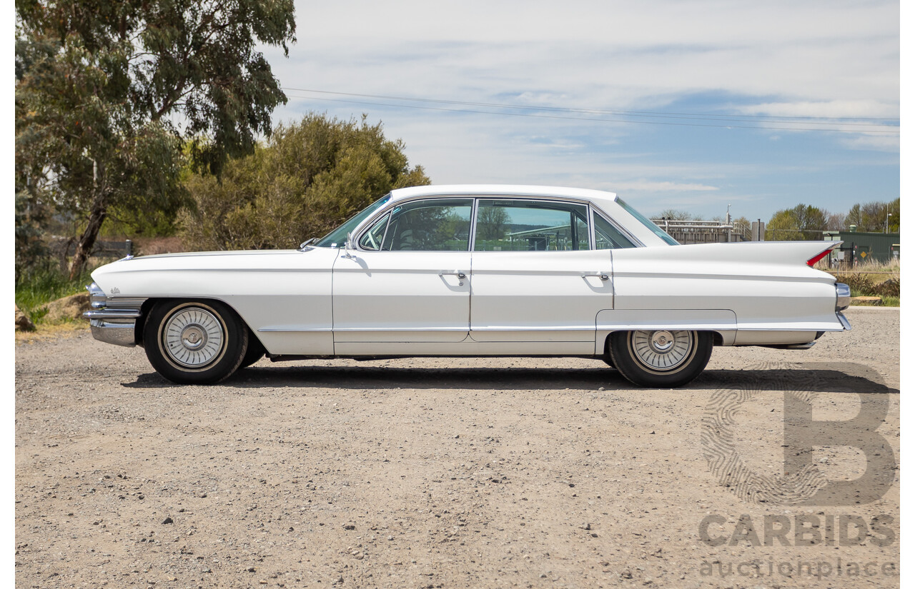 01/1961 Cadillac DeVille Short Deck 4d Sedan Olympic White V8 6.4L