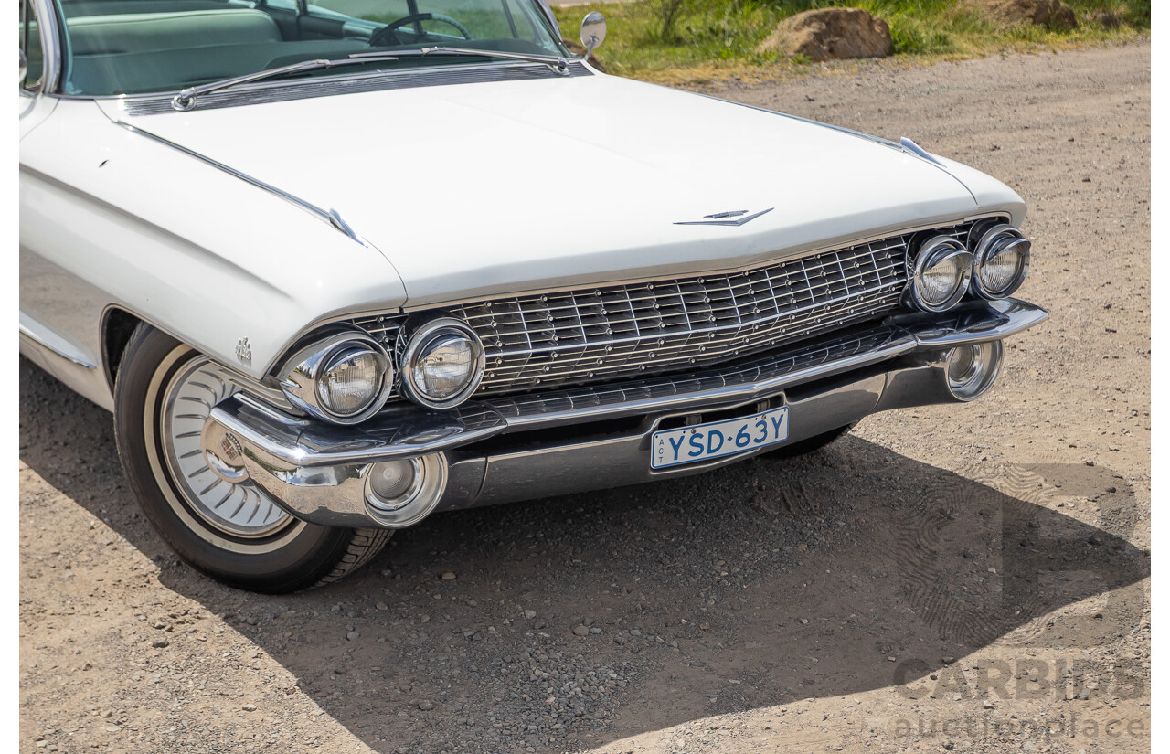 01/1961 Cadillac DeVille Short Deck 4d Sedan Olympic White V8 6.4L