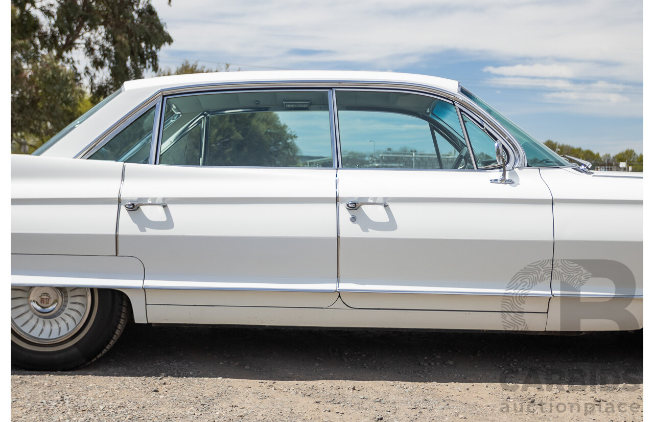 01/1961 Cadillac DeVille Short Deck 4d Sedan Olympic White V8 6.4L