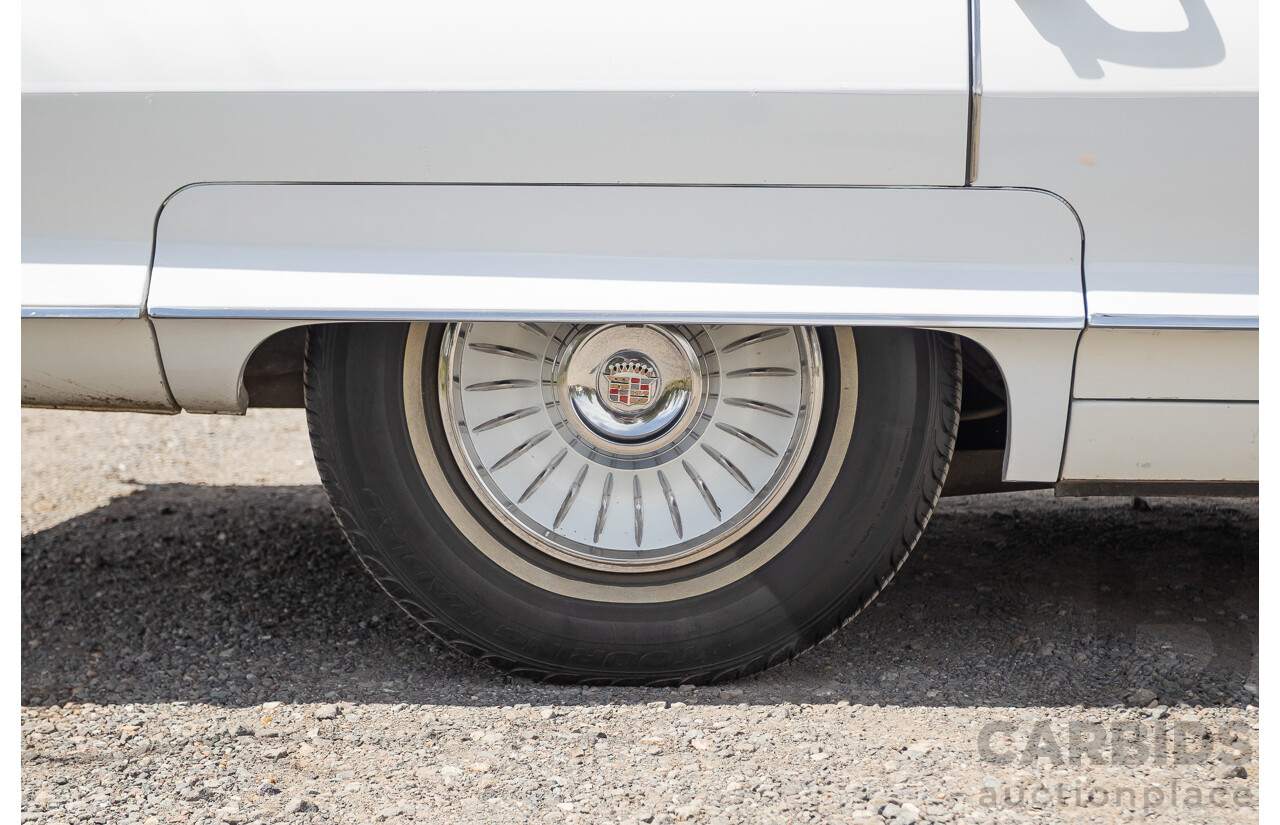 01/1961 Cadillac DeVille Short Deck 4d Sedan Olympic White V8 6.4L