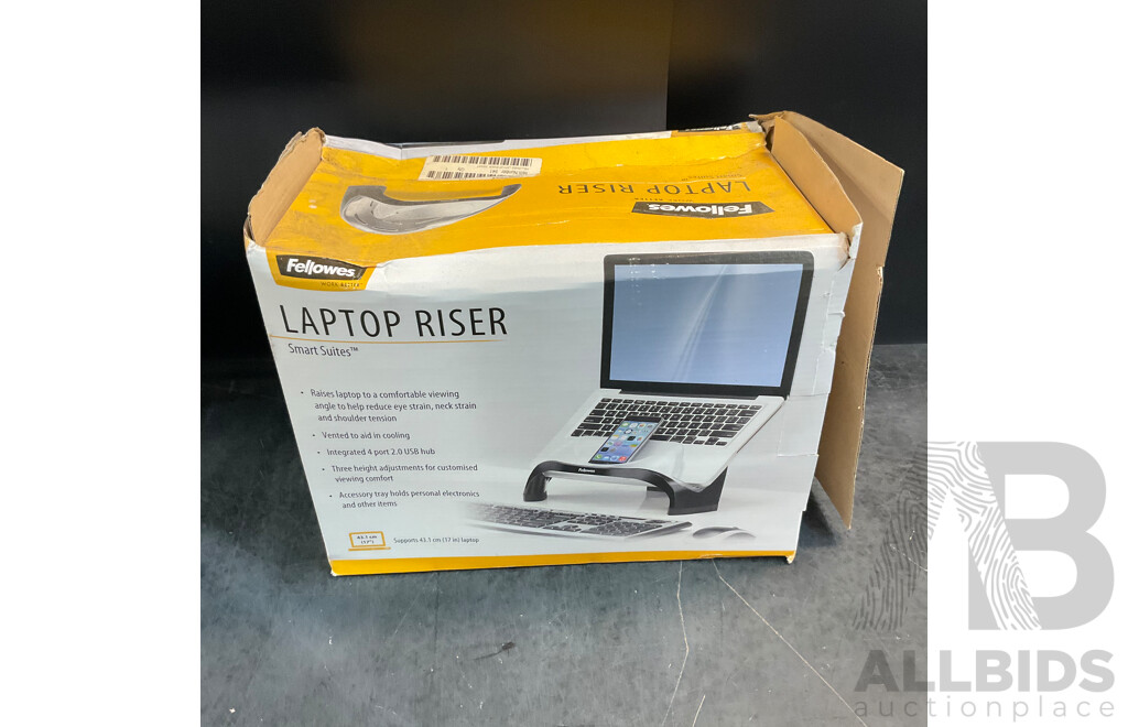 Fellowes Laptop Riser & Targus 10-12.1'' Laptop Case & Verbatim Bluetooth Mobile Keyboard & Cleaning Kit - Lot of 7