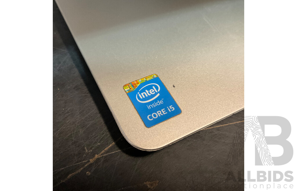 HP Pavillion  I5 23.8'' ALL in One