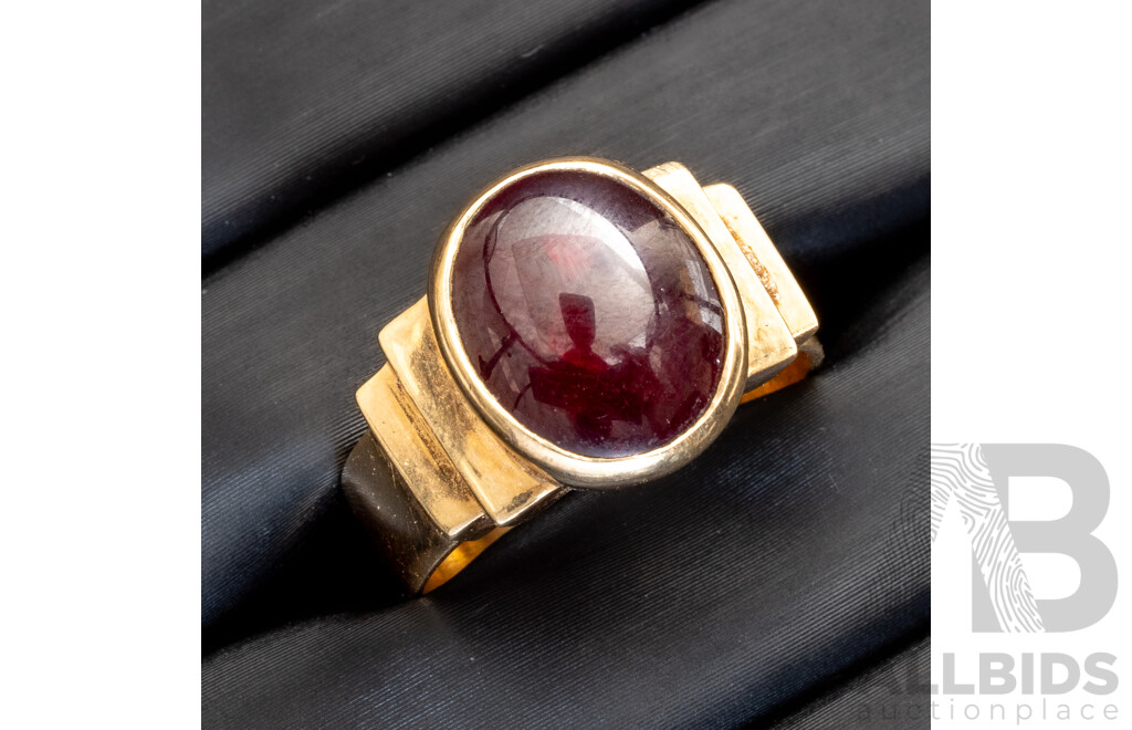 9ct Vintage Garnet Cabochon Ring, Mid Century, Size Q, 5.84 Grams