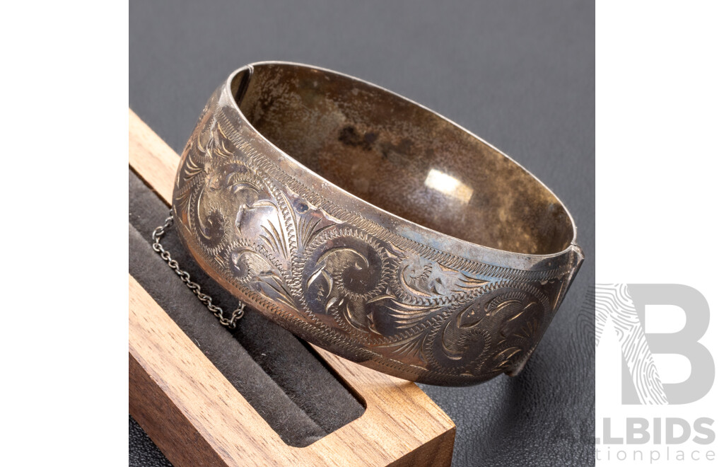 Vintage Australian Made Scandia Made Oval Hinged Steling Silver Etched Bangle, 60mm, 38.01 Grams