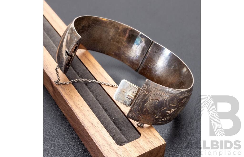 Vintage Australian Made Scandia Made Oval Hinged Steling Silver Etched Bangle, 60mm, 38.01 Grams