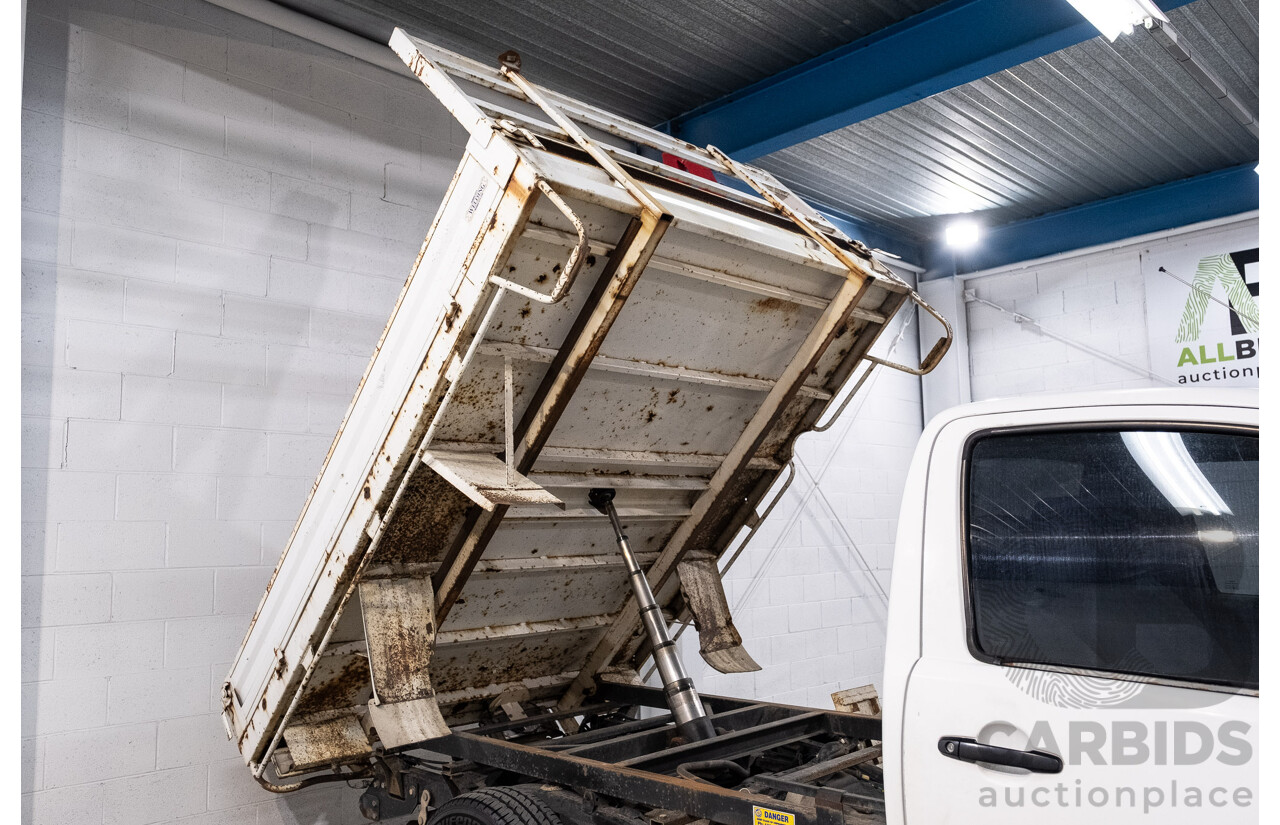 7/2009 Toyota Hilux Workmate TGN16R 08 Upgrade C/Chas White 2.7L - Hydraulic Tipper