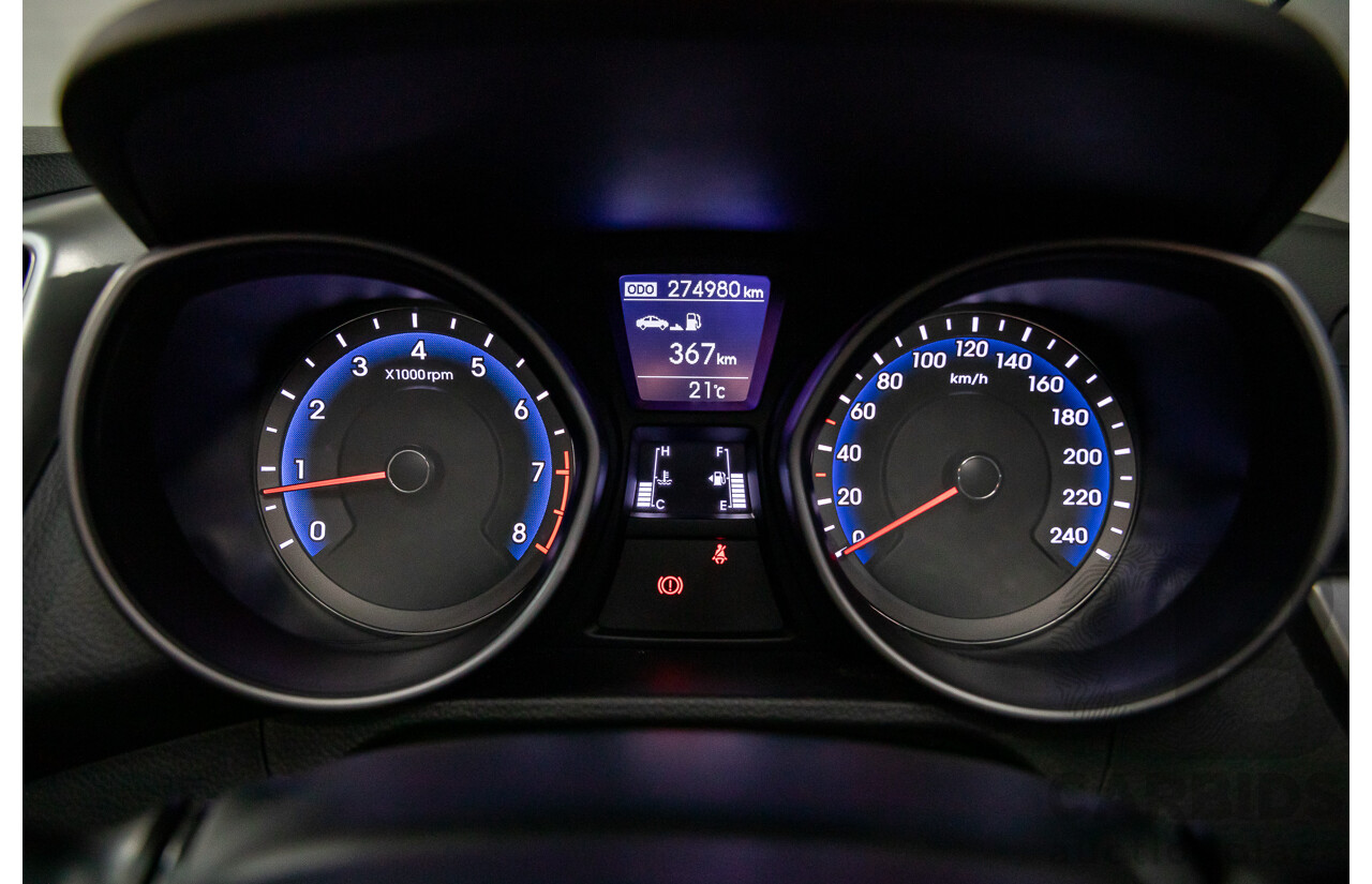 8/2014 Hyundai i30 SE GD MY14 5d Hatchback Brilliant Red Metallic 1.8L