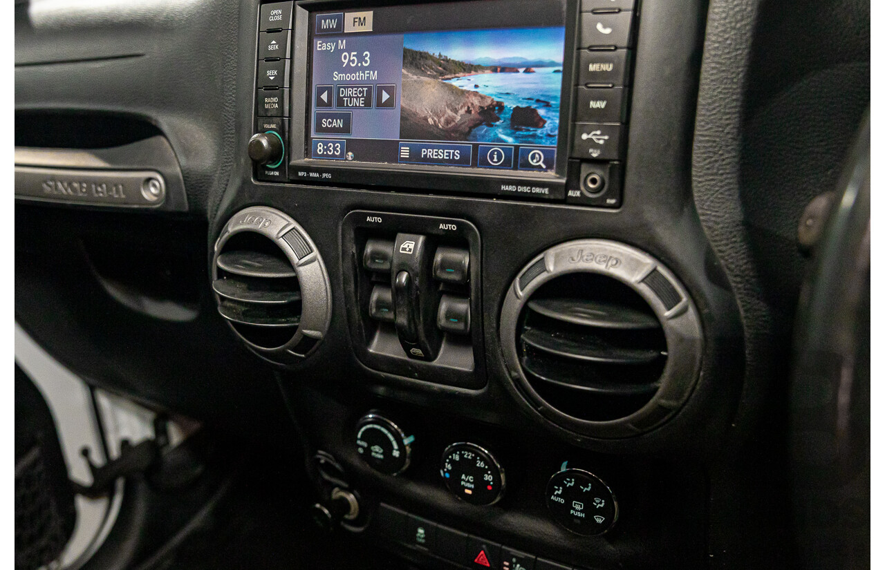 08/2016 Jeep Wrangler Unlimited Sport (4x4) JK MY16 4d Hardtop Bright White V6 3.6L