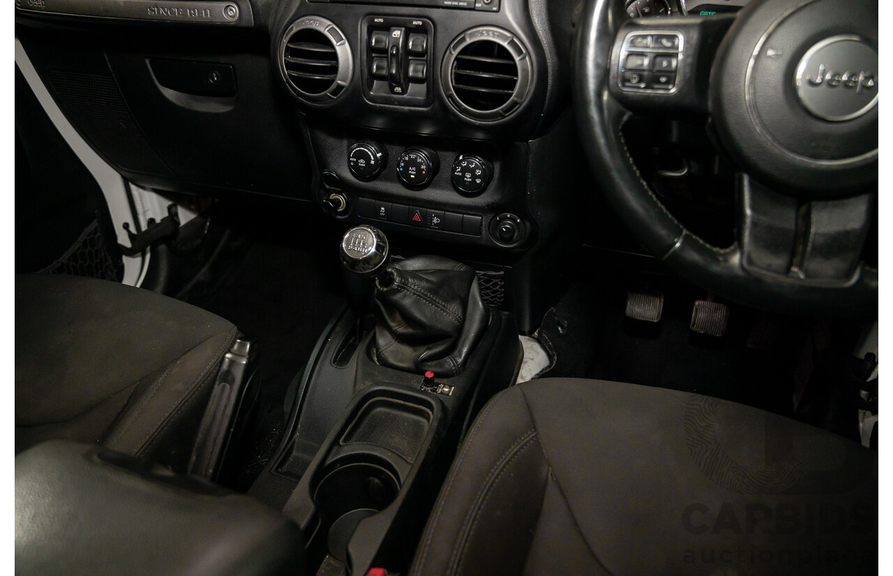 08/2016 Jeep Wrangler Unlimited Sport (4x4) JK MY16 4d Hardtop Bright White V6 3.6L