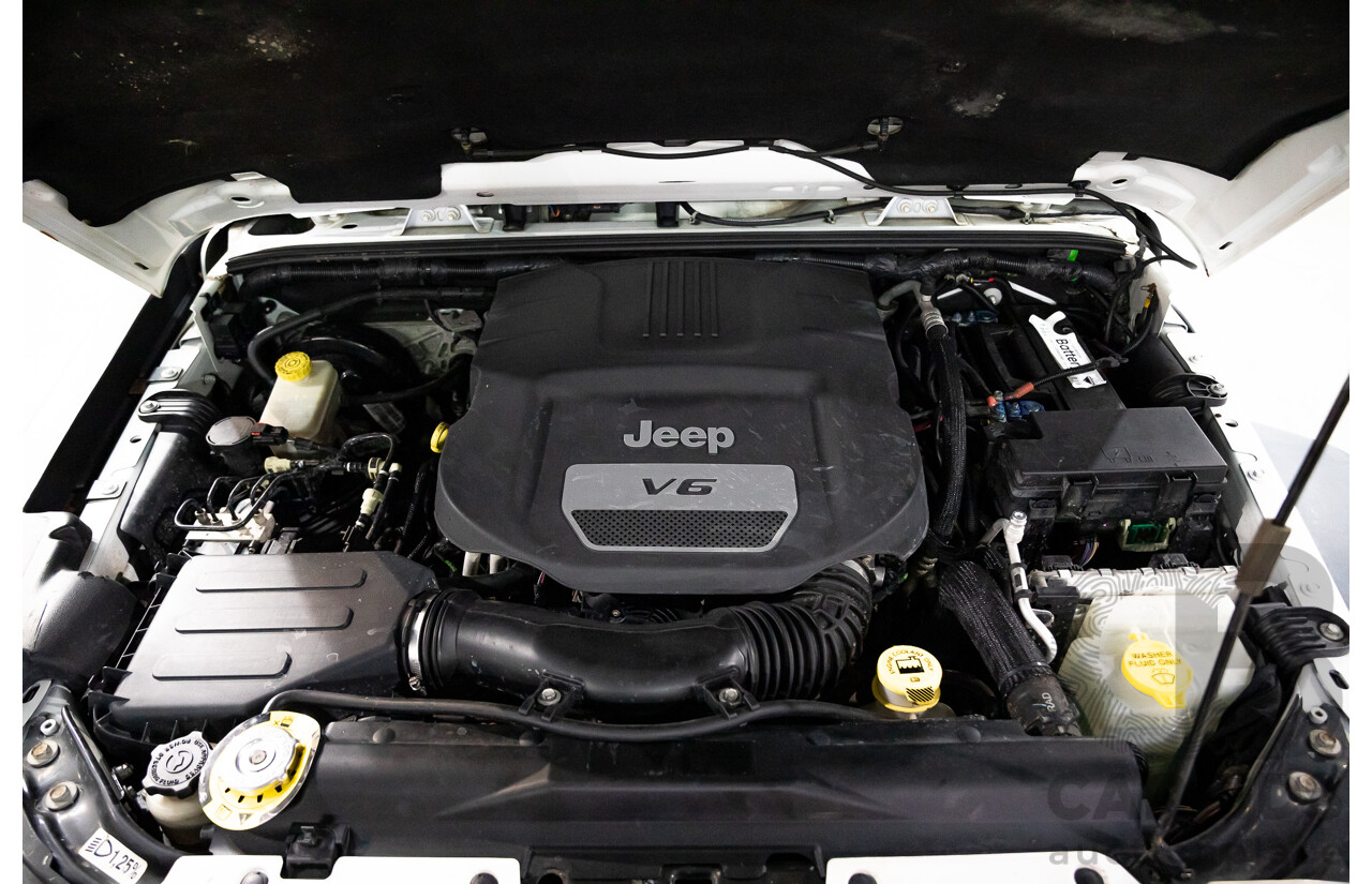 08/2016 Jeep Wrangler Unlimited Sport (4x4) JK MY16 4d Hardtop Bright White V6 3.6L