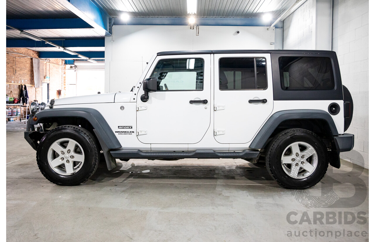 08/2016 Jeep Wrangler Unlimited Sport (4x4) JK MY16 4d Hardtop Bright White V6 3.6L