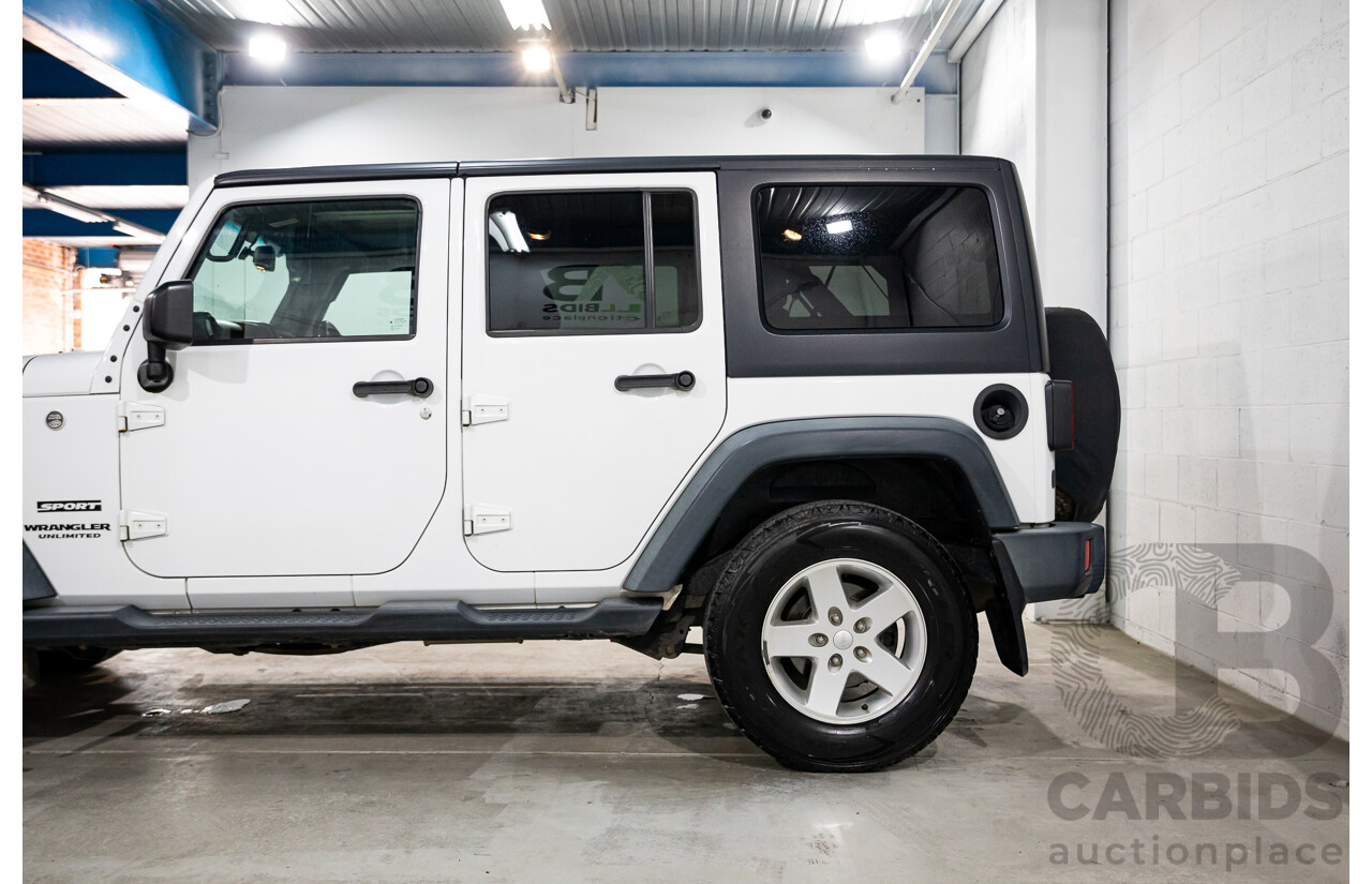 08/2016 Jeep Wrangler Unlimited Sport (4x4) JK MY16 4d Hardtop Bright White V6 3.6L