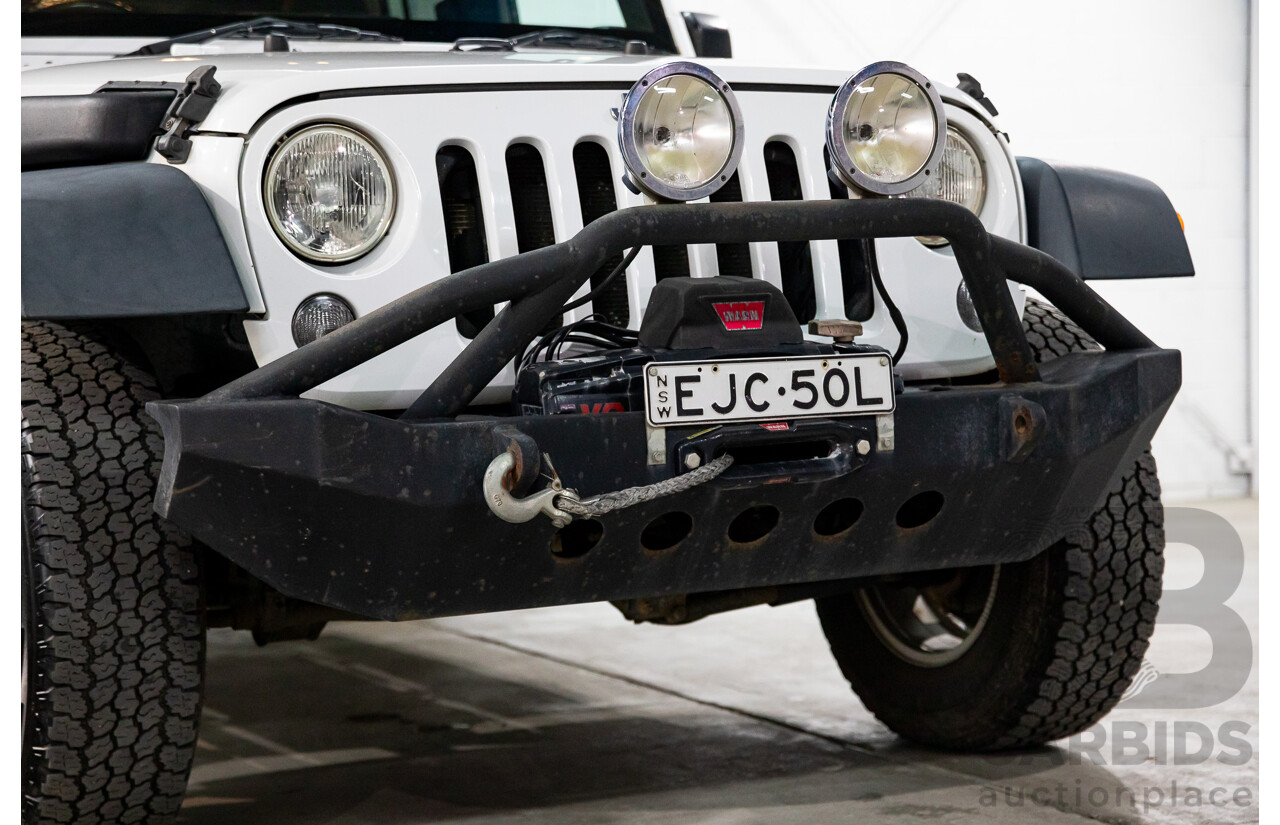 08/2016 Jeep Wrangler Unlimited Sport (4x4) JK MY16 4d Hardtop Bright White V6 3.6L