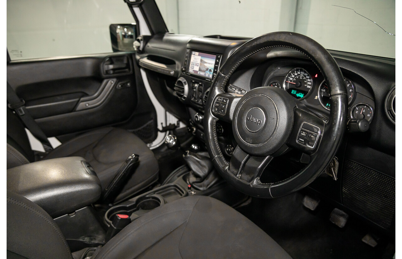 08/2016 Jeep Wrangler Unlimited Sport (4x4) JK MY16 4d Hardtop Bright White V6 3.6L