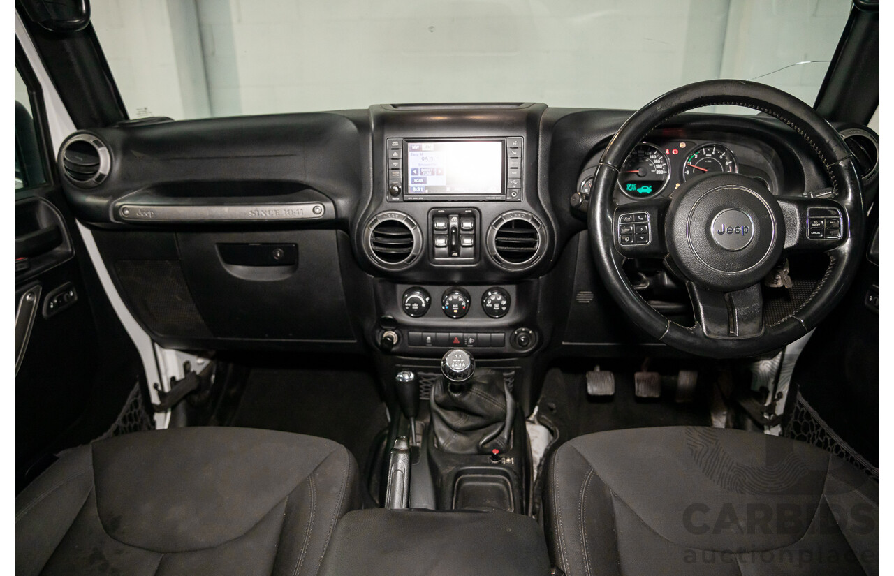 08/2016 Jeep Wrangler Unlimited Sport (4x4) JK MY16 4d Hardtop Bright White V6 3.6L