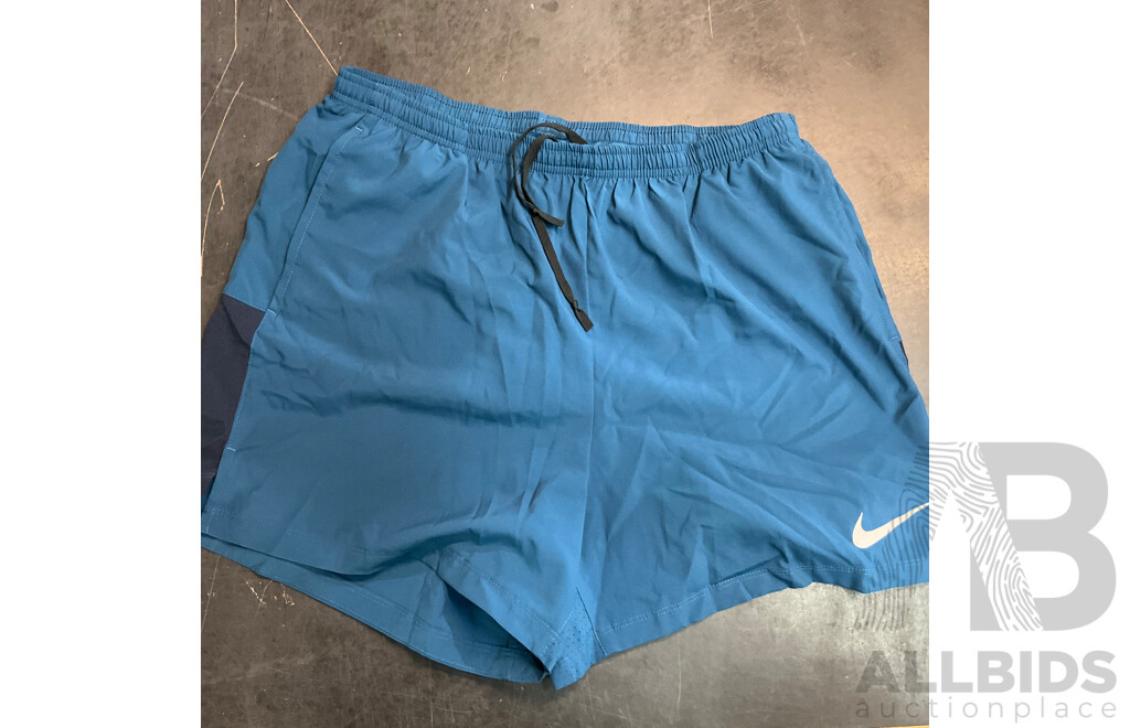 Tommy Jeans T-shirt Size L & Back to Future Tee Size M & Nike Size XL Shorts