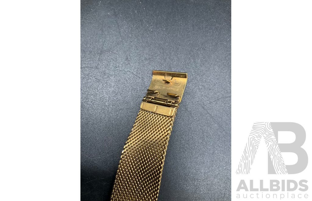 Vintage CASIO (A700WE) Watch with Gold Tone Mesh Strap