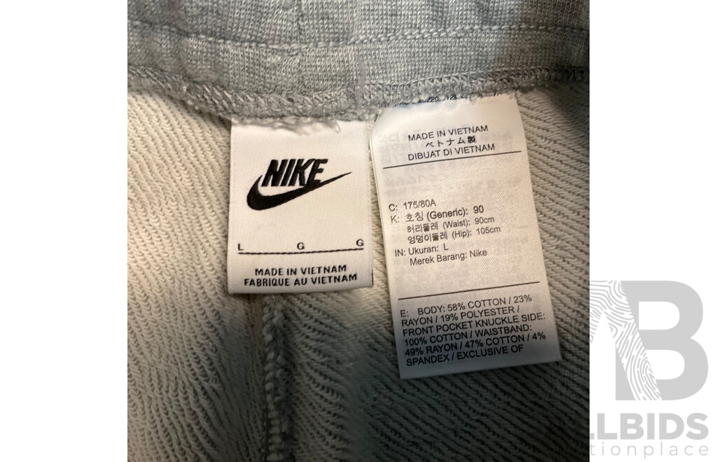 Assorted Nike, Hoodrich Apparels - Various Sizes - Lot of 8