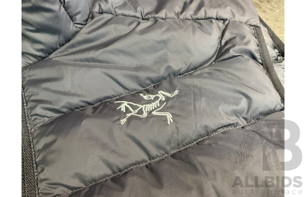 ARC'TERYX Size M Vest & Commute Bag - Lot of 2