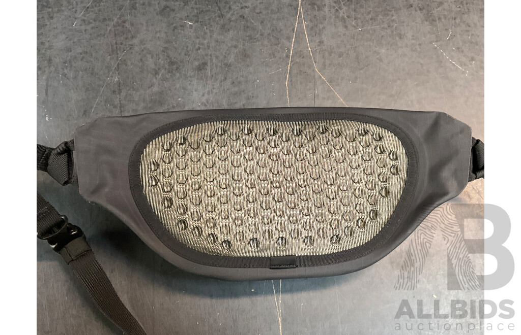 ARC'TERYX Size M Vest & Commute Bag - Lot of 2