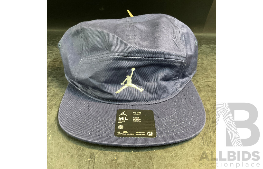 Nike Size L Apparel - Jacket, Pants & Hat