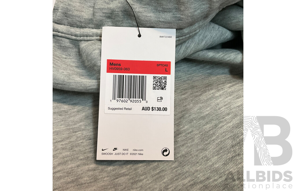 Nike Size L Apparel - Jacket, Pants & Hat