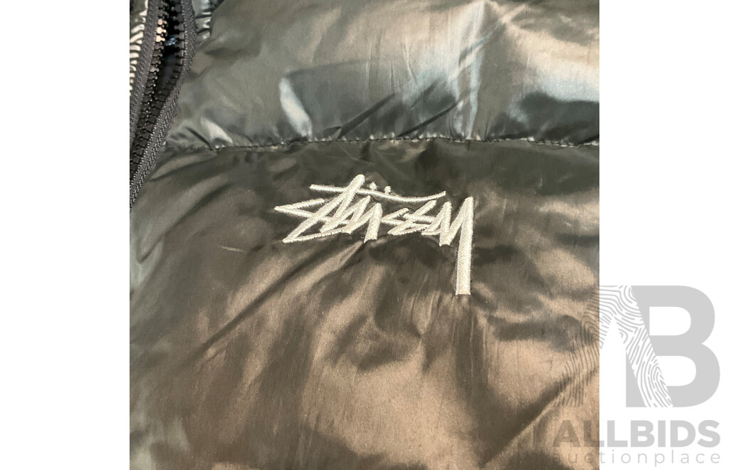 Under Armour Navy Blue Size M Jacket & Stussy Size 6 Vest - Lot of 2