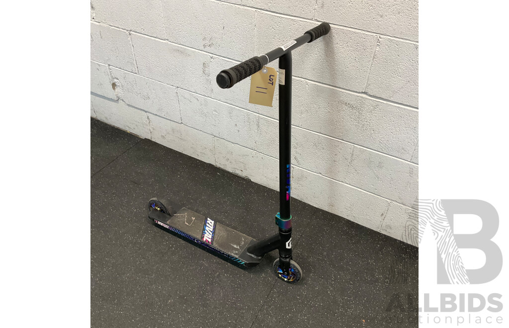RIVAL Pro-Series Scooter