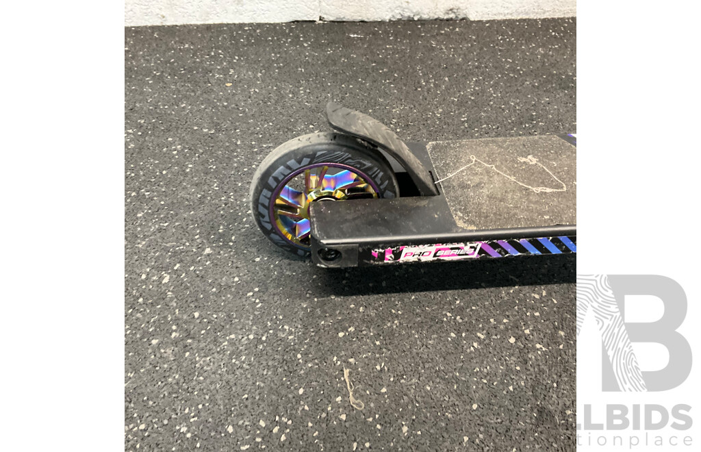 RIVAL Pro-Series Scooter