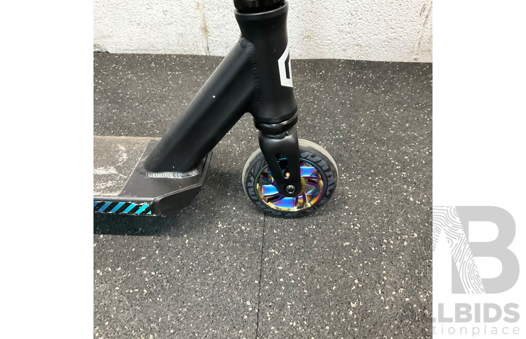 RIVAL Pro-Series Scooter