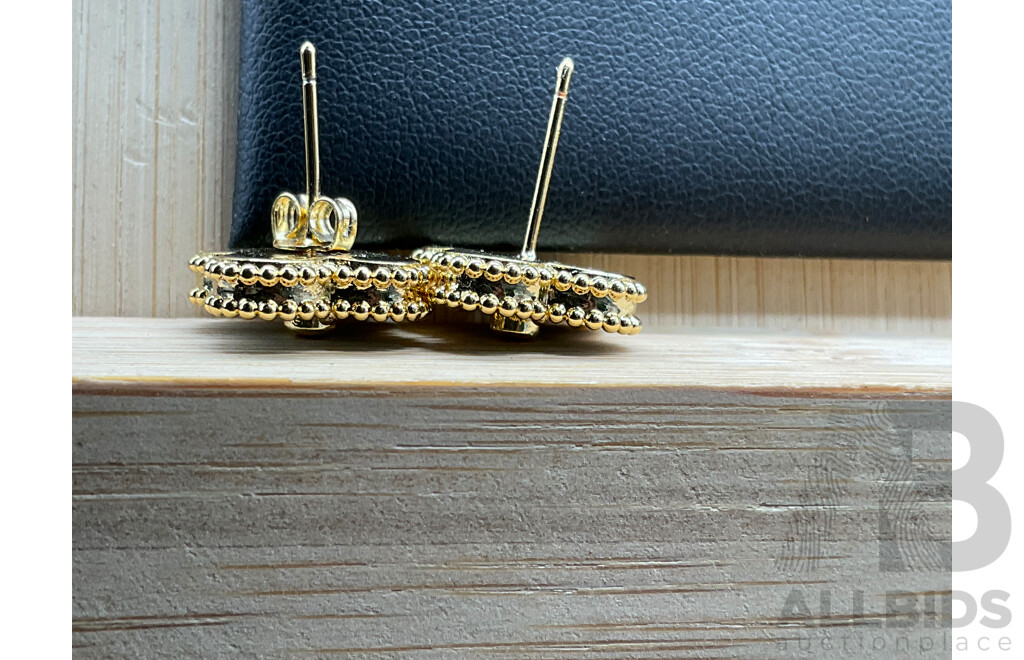 Assorted Costume Jewellery - Lot of 8