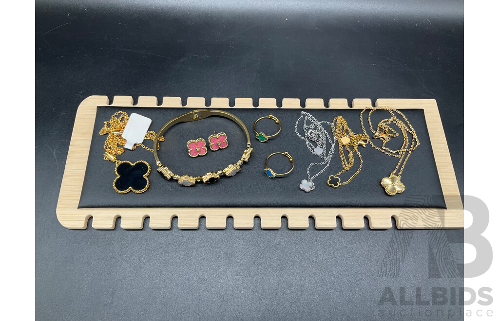 Assorted Costume Jewellery - Lot of 8