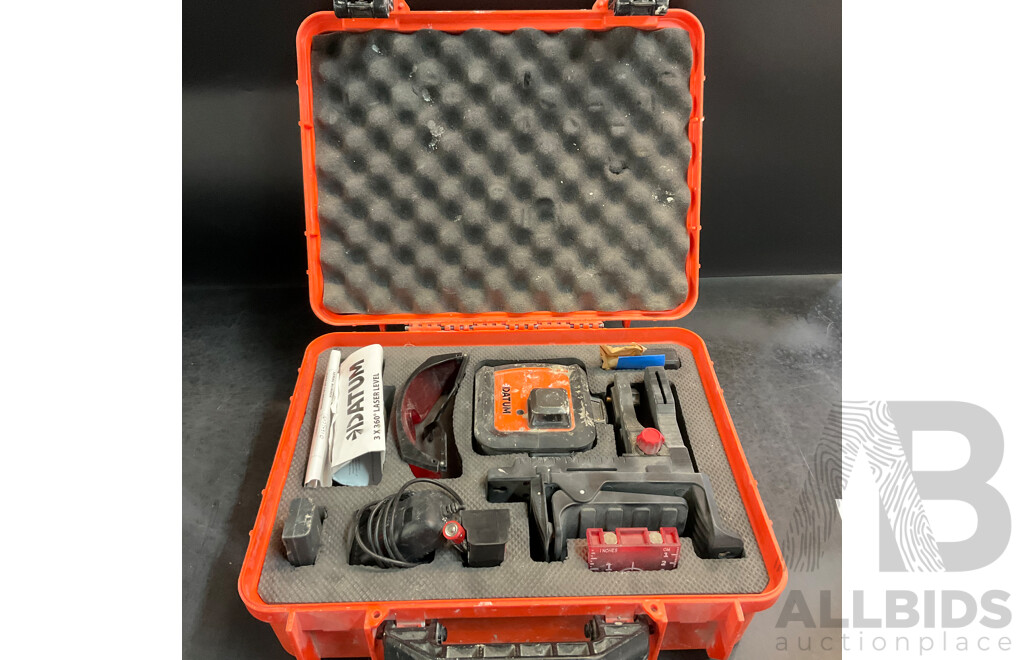 Datum DT3X360R Multi-line Laser Level - RED with Carry Case