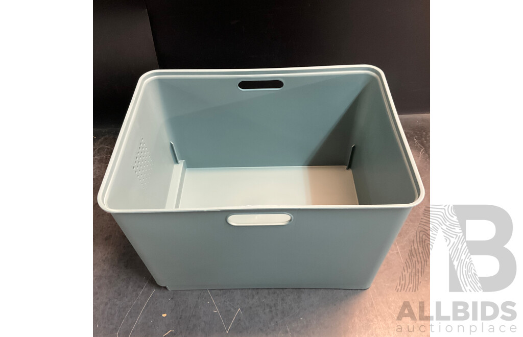 Plastic Storage Basket with Lid /Wheeled - Grey - Lot of 20