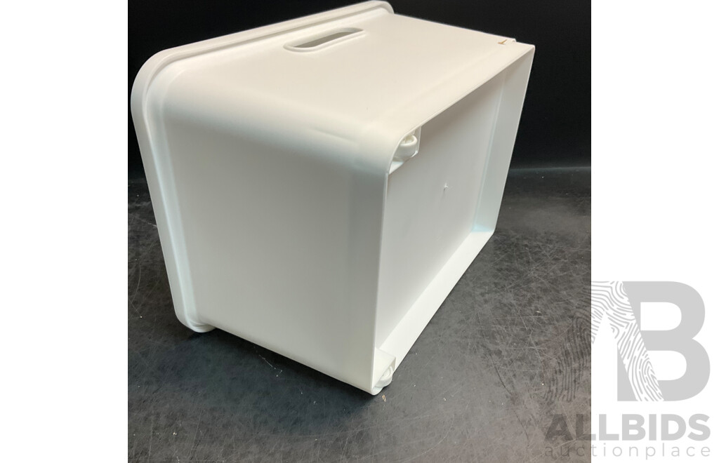 Plastic Storage Basket with Lid /Wheeled - White - Lot of 60